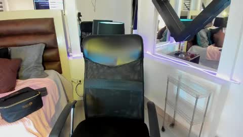 AprilBom online show from April 2026 11:48:01 AM