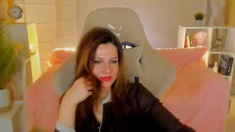 Snapshot of aprill_o_nill chatting on February 2025 04:47:01 PM aprill_o_nill online show from February 2025 04:47:01 PM