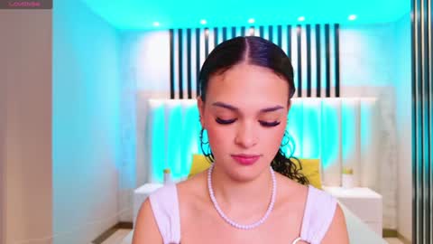 Snapshot of aprilrhodes_ chatting on January 2025 07:05:01 PM April Rhodes online show from January 2025 07:05:01 PM