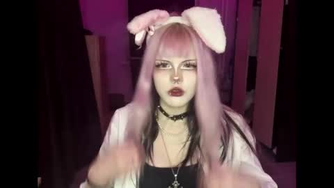 Alice D online show from April 2026 07:45:02 PM