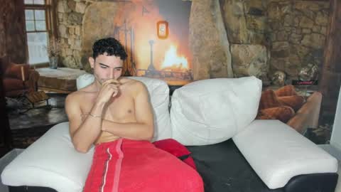 Snapshot of aprovechame_ chatting on June 2026 05:12:01 AM aprovechame_ online show from June 2026 05:12:01 AM