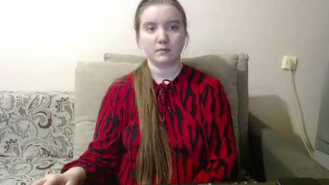 Josefin online show from March 2026 03:50:02 PM