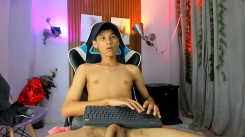 Snapshot of aquarius_xxx chatting on October 2025 11:43:02 AM aquarius_xxx online show from October 2025 11:43:02 AM