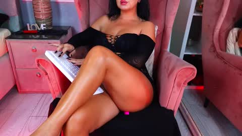 AQueenMonica online show from September 2025 02:17:01 AM