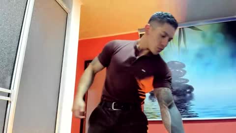 Jonathan online show from November 2025 02:41:02 PM