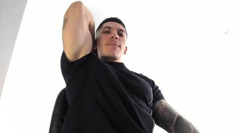 Snapshot of aquiles_51 chatting on April 2026 05:26:02 PM Jonathan online show from April 2026 05:26:02 PM