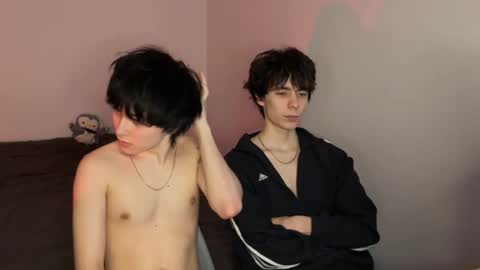 Snapshot of ar1zze chatting on February 2026 05:20:01 PM zik and kris online show from February 2026 05:20:01 PM