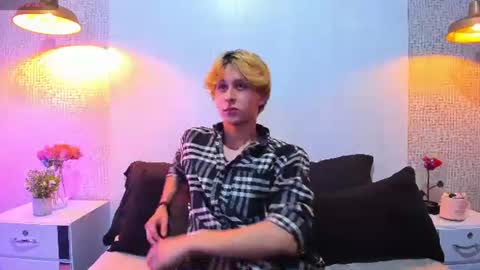 Snapshot of archie6_ chatting on August 2026 04:25:01 AM your archie online show from August 2026 04:25:01 AM