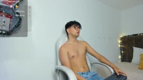 Snapshot of archie_77 chatting on December 2025 07:29:02 PM Archie online show from December 2025 07:29:02 PM