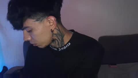 Snapshot of aress_1 chatting on October 2025 04:59:01 AM Ares online show from October 2025 04:59:01 AM