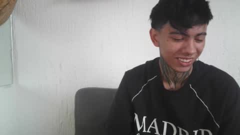 Snapshot of aress_1 chatting on October 2025 04:35:02 PM Ares online show from October 2025 04:35:02 PM