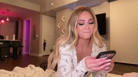Ari  online show from June 2026 04:10:02 AM