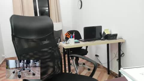 Ariana online show from November 2025 12:42:01 AM