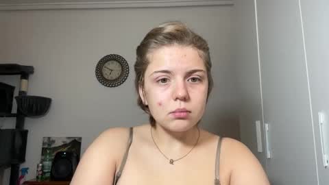 ari_crystal online show from February 2026 04:47:02 PM