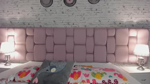 Ari  online show from January 2025 10:01:01 PM