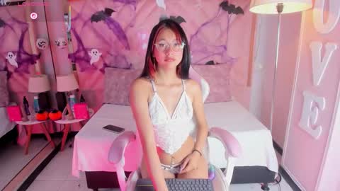 Aria Jones online show from October 2025 01:04:02 PM