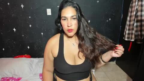 Snapshot of aria_stoorm chatting on June 2026 04:22:01 PM Aria online show from June 2026 04:22:01 PM