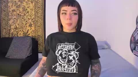 Aria and Orien online show from June 2026 07:40:01 PM