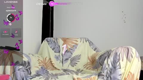 Snapshot of ariadna_cute chatting on December 2024 10:30:01 PM linda online show from December 2024 10:30:01 PM