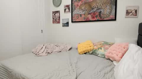 Ariah online show from November 2025 08:51:01 PM