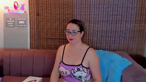 Snapshot of ariana_cross_ chatting on November 2025 12:44:02 PM Ariana Cruz online show from November 2025 12:44:02 PM