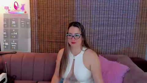 Snapshot of ariana_cross_ chatting on November 2025 12:39:02 PM Ariana Cruz online show from November 2025 12:39:02 PM