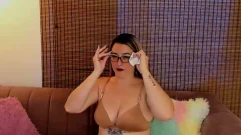 Ariana Cruz online show from April 2026 12:21:01 PM