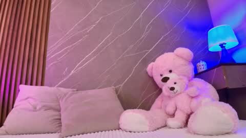 Snapshot of ariana_jhonson11 chatting on January 2026 12:10:01 PM Ariana online show from January 2026 12:10:01 PM