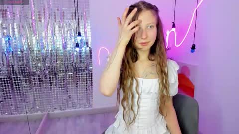 Snapshot of ariana_kin chatting on December 2025 02:33:01 PM Ariana online show from December 2025 02:33:01 PM