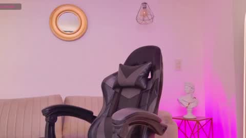 Ariana online show from May 2026 06:09:01 PM