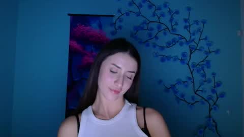 Snapshot of ariana_muur chatting on November 2025 01:11:01 PM Ariana online show from November 2025 01:11:01 PM