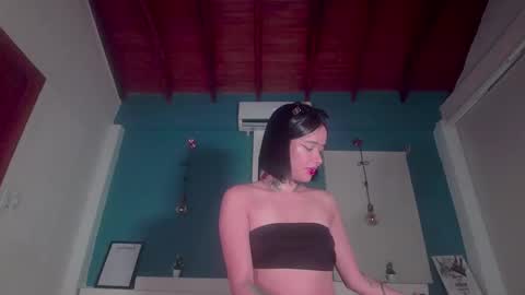 Snapshot of ariana_whitee chatting on November 2025 03:28:01 AM ariana_whitee online show from November 2025 03:28:01 AM