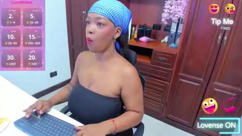 Snapshot of arianacontee chatting on November 2025 01:39:02 PM Andrea online show from November 2025 01:39:02 PM