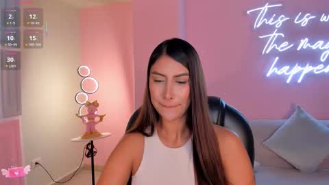 Snapshot of arianadumont chatting on November 2025 11:43:02 AM Ariana Dumont online show from November 2025 11:43:02 AM