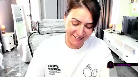 Snapshot of arianasage_ chatting on July 2026 01:35:02 PM Ana online show from July 2026 01:35:02 PM