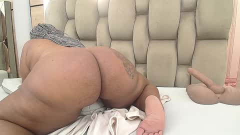 arianna pearl online show from February 2025 03:15:02 PM