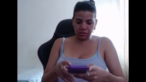 ariannaloovel online show from December 2024 05:53:02 PM