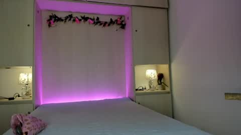ariannavega_ online show from April 2026 11:48:01 AM