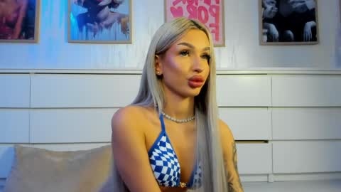 Arianna online show from May 2026 07:02:02 AM