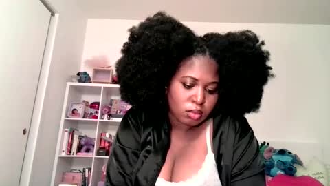 Snapshot of aridagoddess chatting on February 2026 07:08:01 AM Queen Ari online show from February 2026 07:08:01 AM