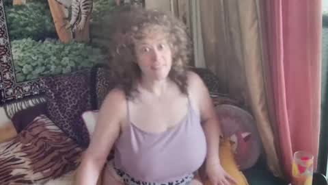 Arielle Ari online show from April 2026 06:19:02 PM