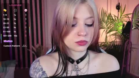 Snapshot of arielabradberry chatting on October 2025 08:50:02 AM Ariel online show from October 2025 08:50:02 AM