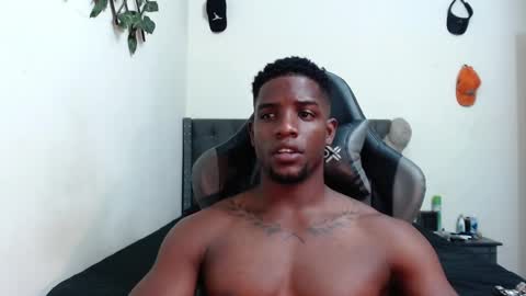 Snapshot of arielbronwxxx chatting on February 2025 11:47:02 PM chris online show from February 2025 11:47:02 PM