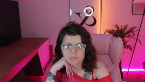 Ariell Mini online show from May 2026 12:22:02 PM