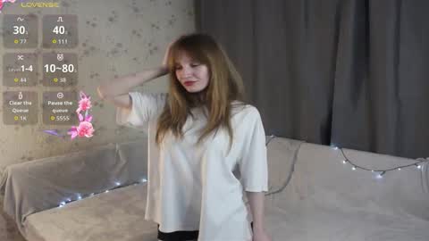 Snapshot of arielnasvish chatting on January 2026 06:46:02 PM Hello im Lia online show from January 2026 06:46:02 PM