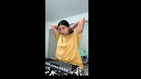 Snapshot of aries_plays chatting on December 2025 12:21:02 PM aries_plays online show from December 2025 12:21:02 PM