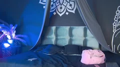 Ari online show from September 2025 07:26:02 PM