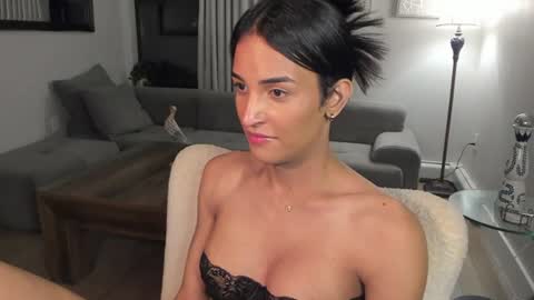 Snapshot of ariia1_ chatting on June 2026 02:53:01 AM Aria online show from June 2026 02:53:01 AM