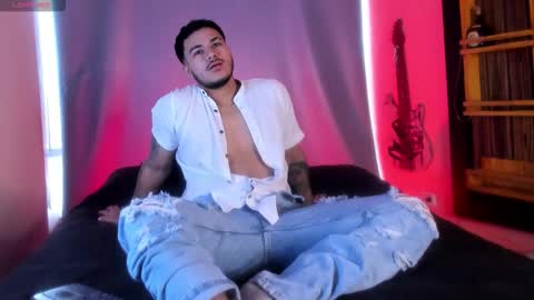 Ariies13 online show from November 2025 12:09:02 PM