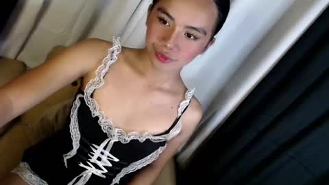 Snapshot of arilovesu chatting on November 2025 09:00:02 AM hi follow me its ARI online show from November 2025 09:00:02 AM